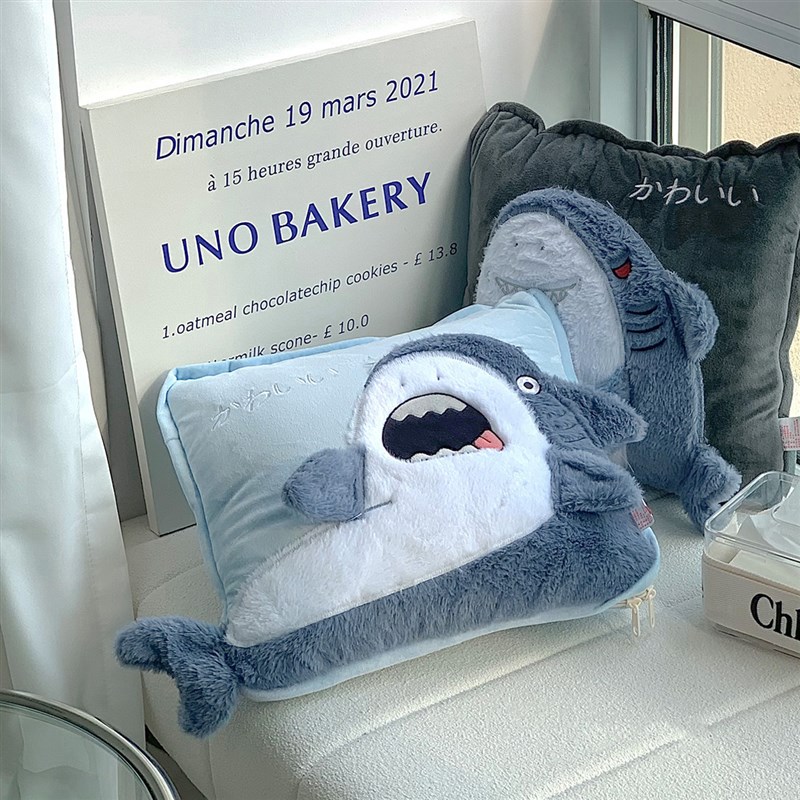 抱枕被子两用午睡枕头被汽车载y内靠枕办公室加厚折叠空调毯二合