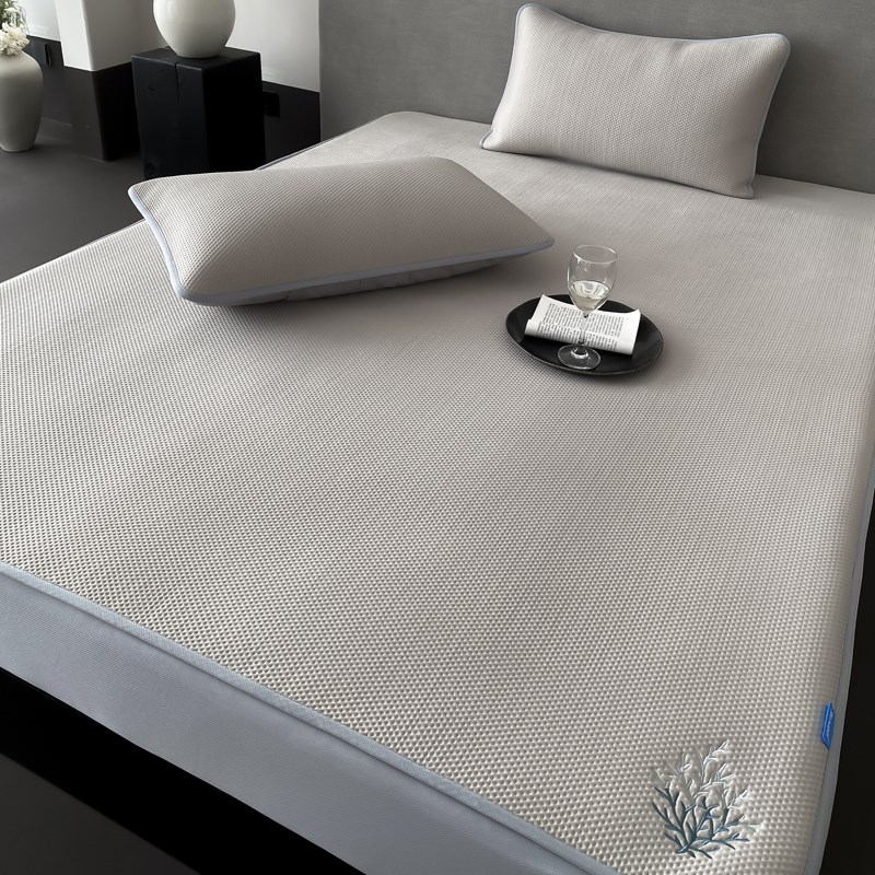 轻奢凉栖凉感丝软席三件套高端夏季床笠式刺绣空调席可水洗可折叠