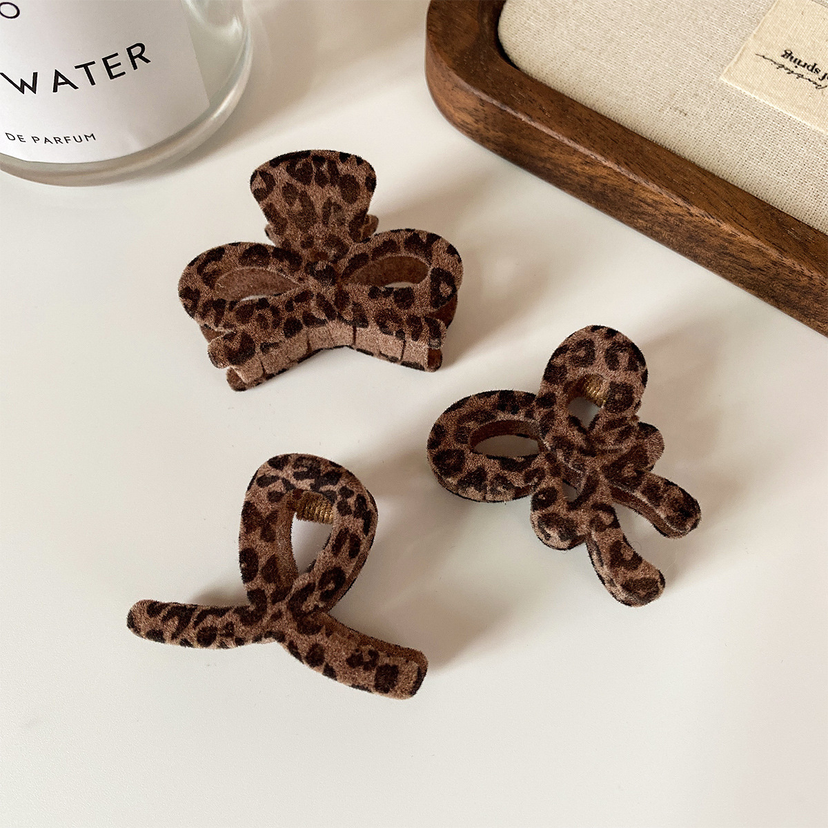 感气质豹纹头发夹子后脑勺盘发中号半扎发抓鲨鱼夹发卡头饰女