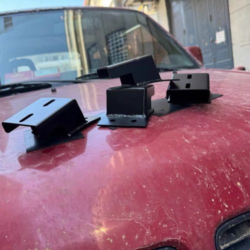 07-18吉姆尼行李架底座 不锈钢喷塑 改装配件 车顶架改装配