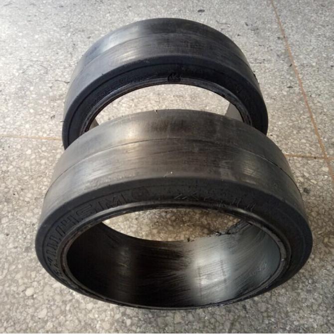 平板拖车实心轮胎22x9x16TR 22x10x16压配式实心轮胎
