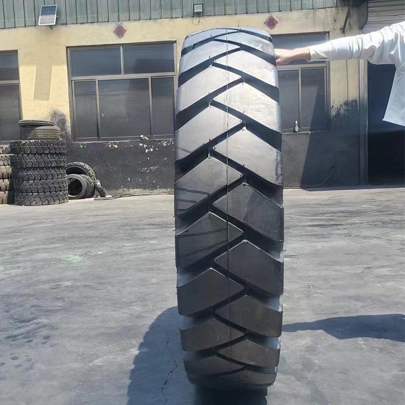 1300-25 1400-25宽体车轮胎矿卡自卸车矿山工程机械尼龙耐磨轮胎