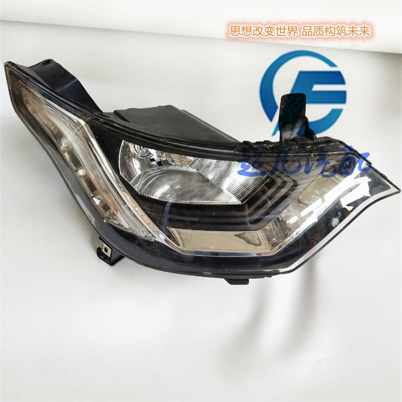 适配宝路达DS7 比德文M7四轮电动汽车轿车配件前组合大灯左右车灯