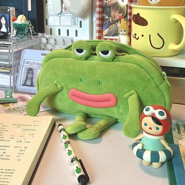 创意趣味搞怪大嘴青蛙毛绒笔袋学生大容量丑萌文具袋周桌面收纳包