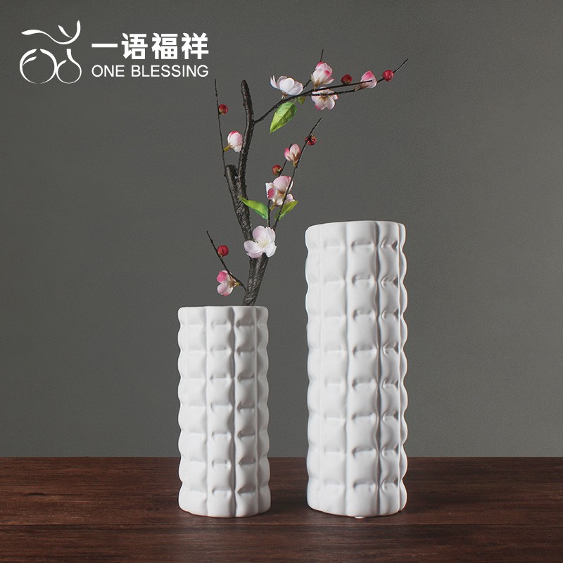 简约白色陶瓷花瓶客厅家居工艺品摆件北欧现代创意圆柱形陶瓷花插