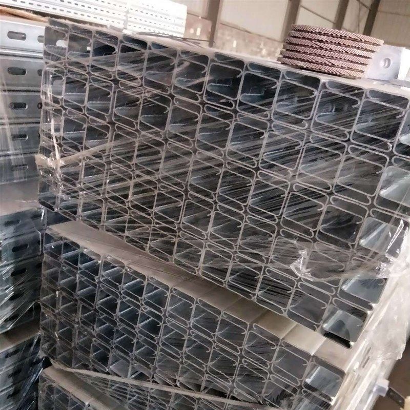 热镀锌C型钢 热侵锌C型钢 41/21 41/41 41/62 41/25 型号规格齐全