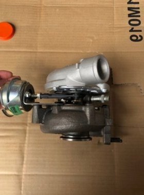 依维柯索菲姆8140.43K.4000 原装盖瑞特涡轮增压器500379251