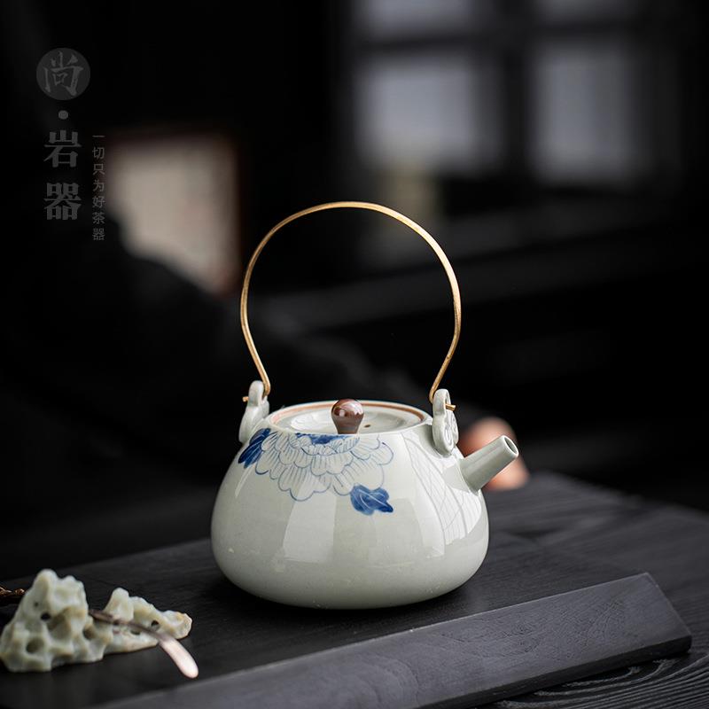 复古青花提梁壶釉下彩牡丹茶壶陶瓷家用带过滤茶水壶餐厅用花茶壶