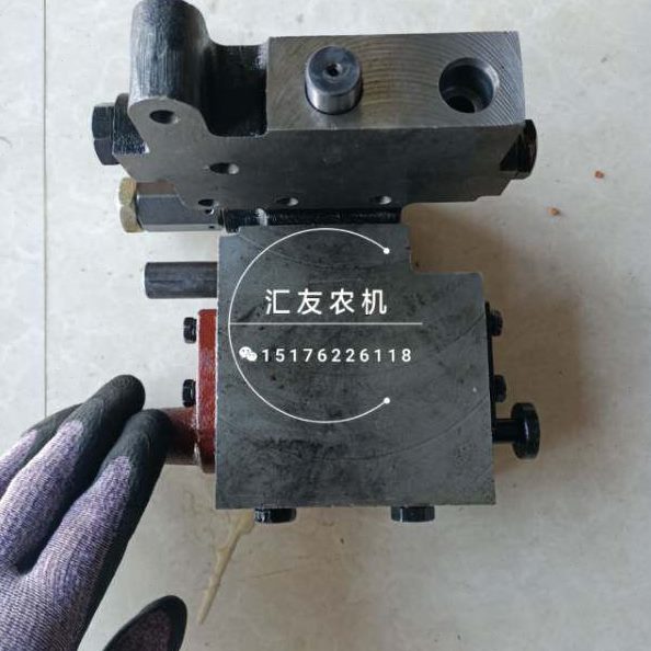 雷沃欧豹 拖拉机配件 TB454 524 554 604 704 分配器总成 100缸径图片