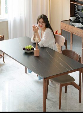 良年岩板餐桌北欧实木桌椅组合小户型黑胡桃木轻奢长方形现代简约