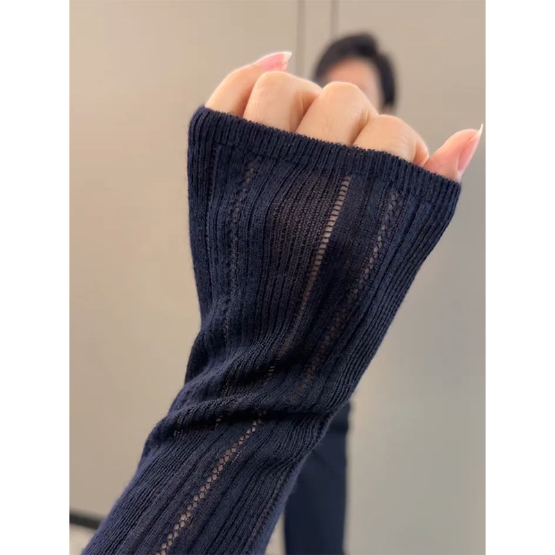 简约气质藏蓝色圆领镂空针织衫女