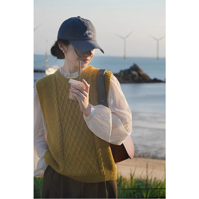 黄色圆领麻花针织马甲女款春秋外搭衬衫叠穿无袖毛衣背心马夹上衣