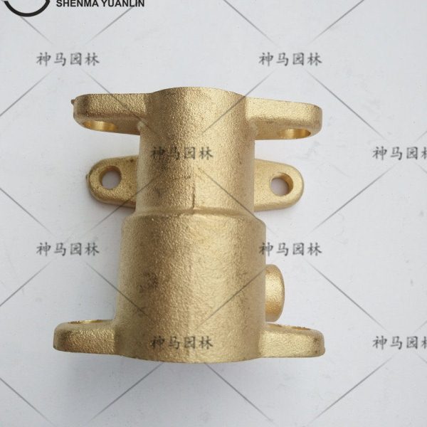 四冲程喷雾器铜泵缸体/139汽油机打药机配件/背伏式ＴＵ26喷雾机图片