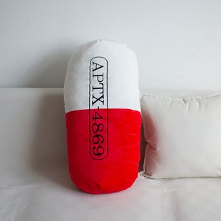 名侦探柯南APTX-4869药丸抱枕沙发床头靠垫长条公仔玩偶毛绒大号