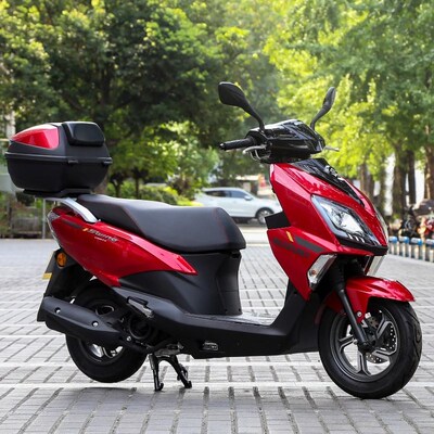 新款国四电喷铃木UY125CC摩托车男女代步通用燃油助力省油踏板车