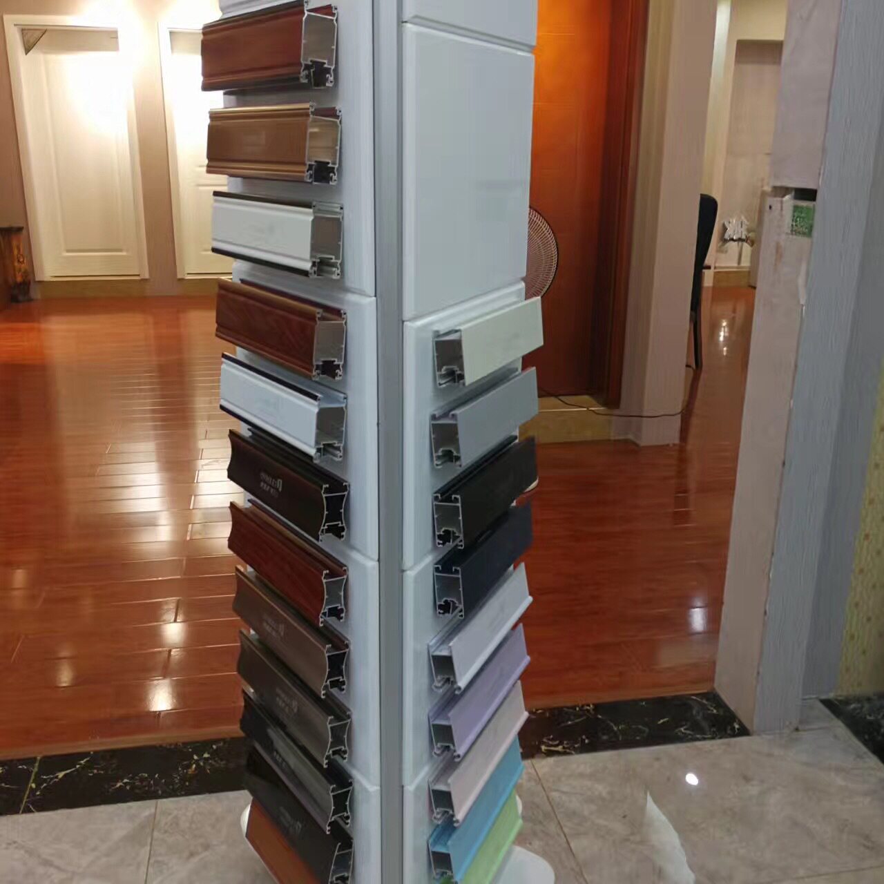 五金配件旋转高档展示架三角展架智能锁参展铝旋转展架展会家具厂