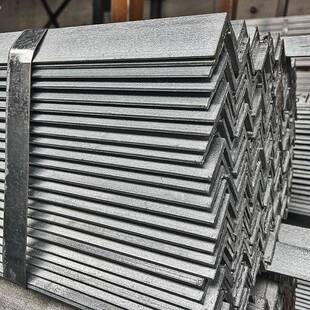 现货热扎三角铁支架镀锌角钢长条三角铁50x50l型冲孔花角钢60