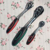 快速棘轮扳手大飞中飞小飞自动套筒扳手汽修扳手1