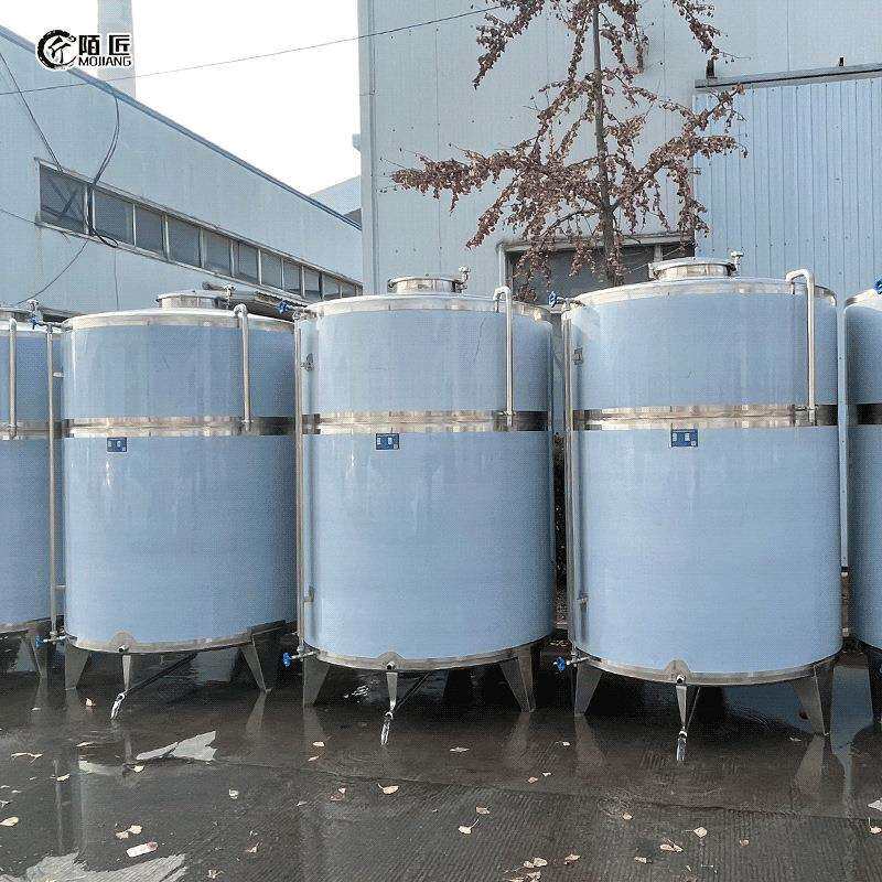 304不锈钢储水罐 双层保温储罐 3吨立式液体储酒罐 密封好