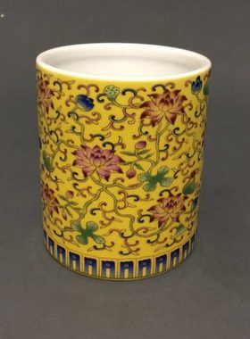 景龙堂陶瓷黄釉缠连枝笔筒家居书房办公摆件多功能复古圆形收纳盒