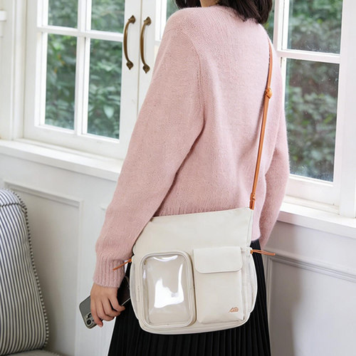 斯凯奇单肩斜挎包2026年新款大容量时尚户外休闲轻便旅行包信封包