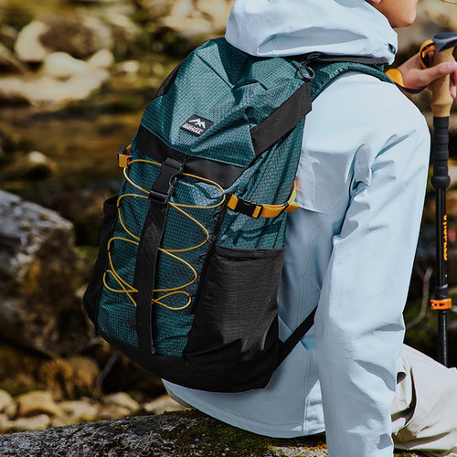 前胸防滑胸口，背板柔软舒适