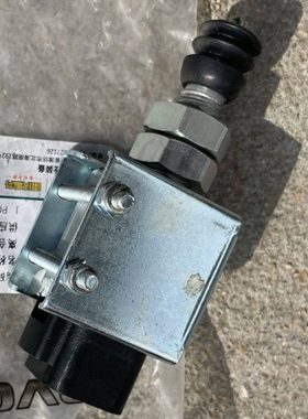 潍柴雷沃收割机原厂配件,RG50RG60RG70离合保护启动开关