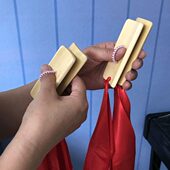 手捏快板红绸布竹板一对简单易打长度10厘米宽4厘米绸布长35厘米