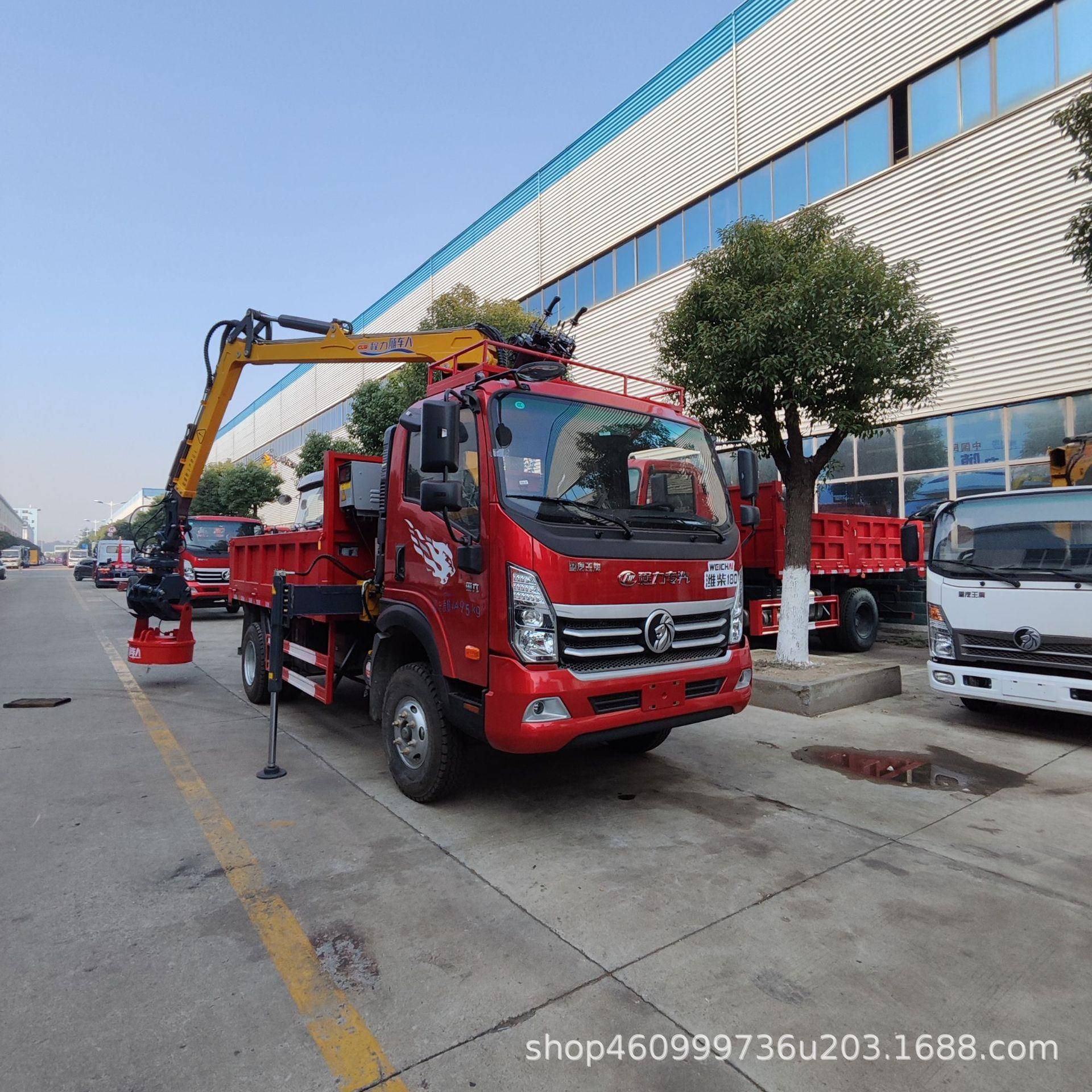 蓝牌随车抓重载版蓝牌装自发电电磁吸盘翻斗自卸货箱重载型