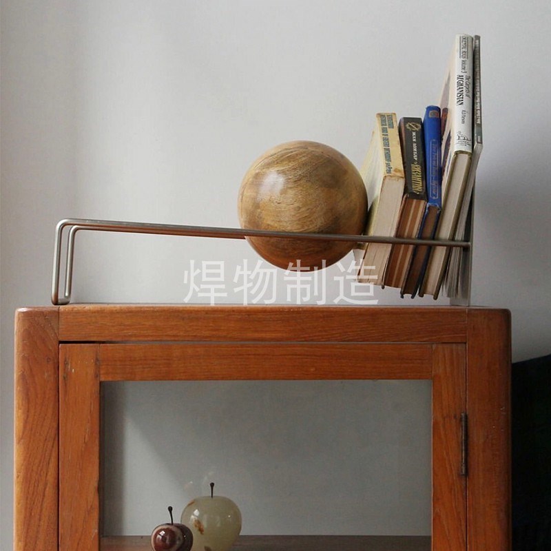 日式金属不c锈钢线条书架落地置物架客厅靠墙收纳民宿样品房展示