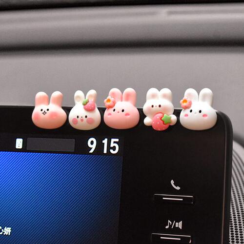 萌趣兔子车载摆件可爱卡通公仔车饰品汽车中控显示屏随心贴装饰贴