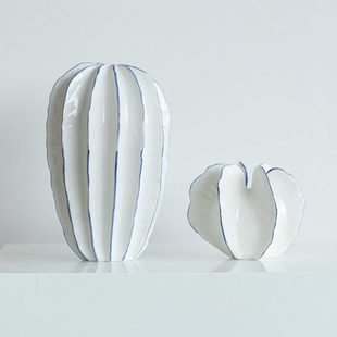 现简约蓝线条防杨桃造型花家居软装饰摆件桌面插花小口径花器