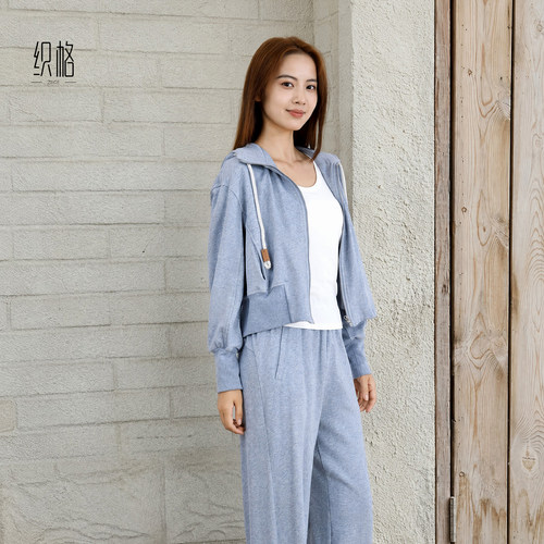松弛简约含棉连帽外套