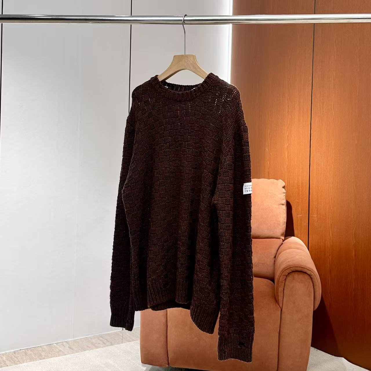 【妍妍粉丝专享】25新款复古破洞麻花圆领针织衫ONSM905115710