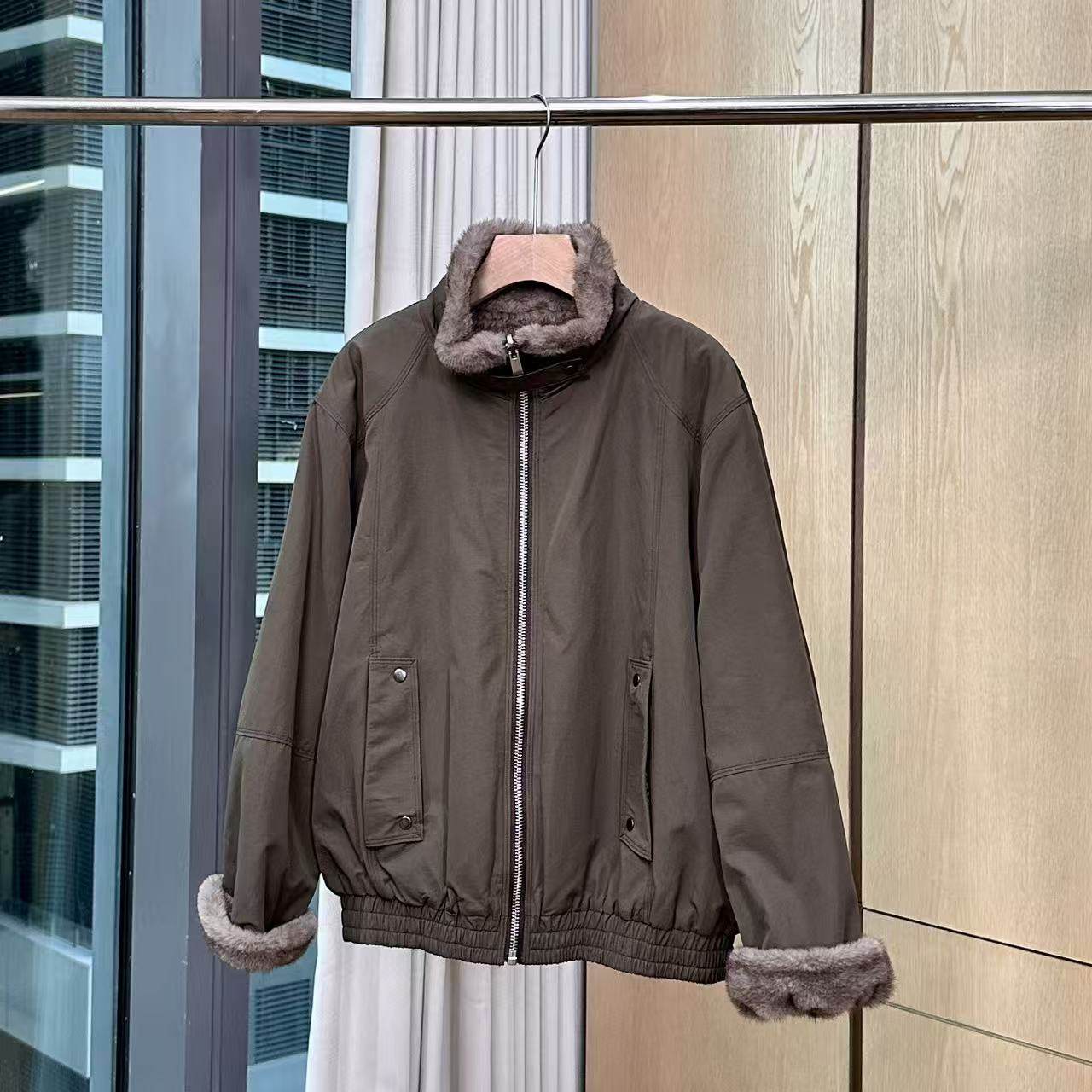 【妍妍粉丝专享】双面穿环保皮草外套 ONWJ2085115746