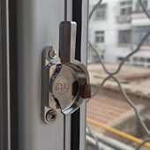 窗户锁扣安全塑钢塑钢窗锁推拉门窗防盗锁扣配件移窗钩推拉窗户