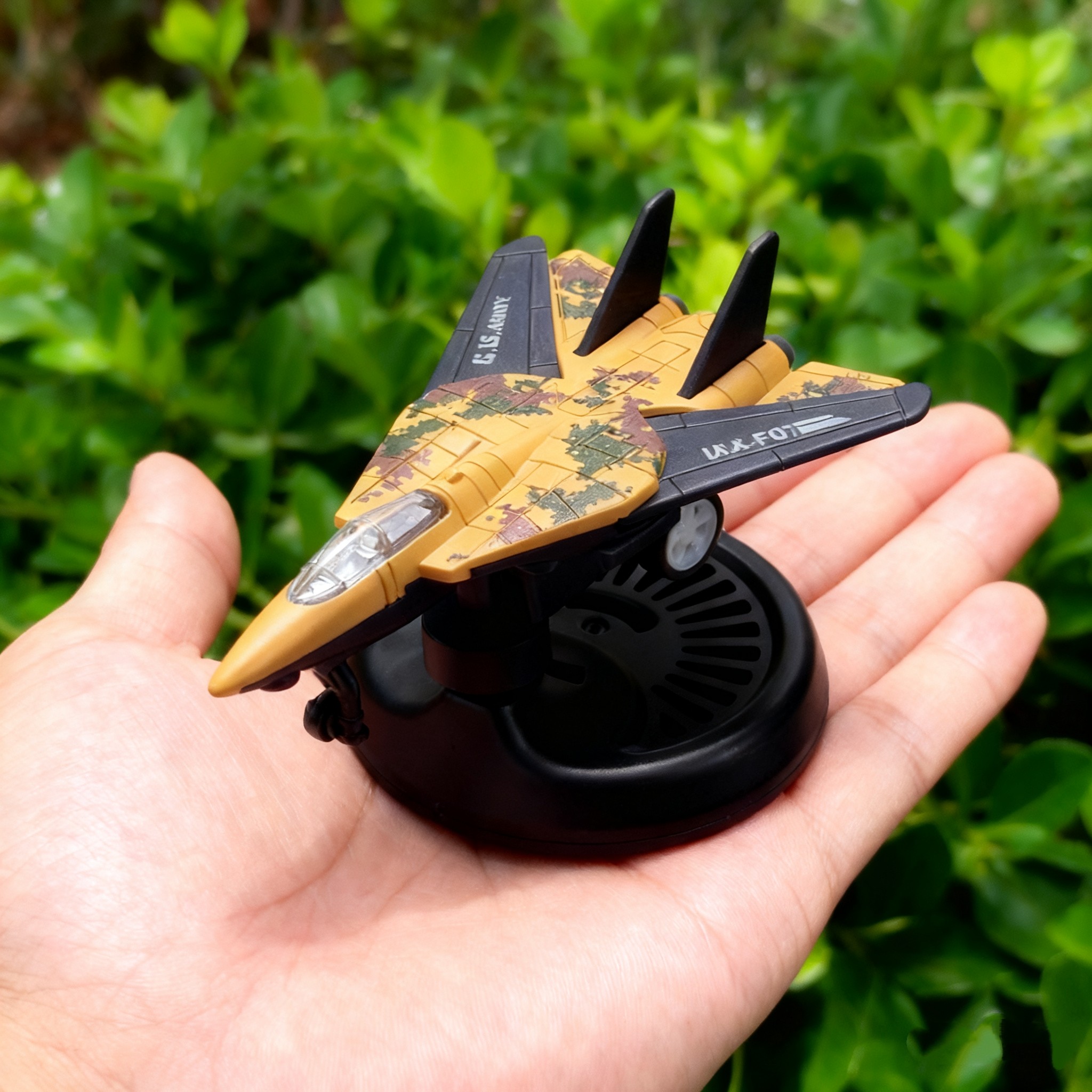 汽车战斗飞机摇摆飞机造型车载香薰座旋转摆件车内香氛创意装饰品,汽车用品/电子/清洗/改装,摆件,淘宝优惠券,粉丝福利购,淘宝优惠卷