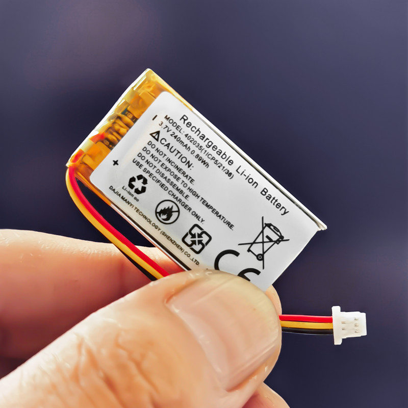 小蚁行车记录仪3.7v锂电池CP5/21/36通用三线带原装插头300毫安