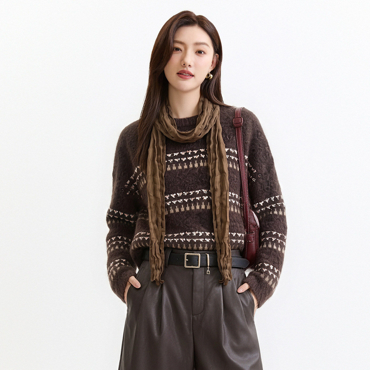 高智感秋季羊毛圆领长袖女针织衫