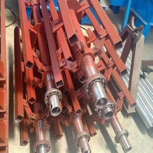 彩钢瓦上料架铁皮支架彩钢瓦放卷上料架彩钢卷轴心单臂C型钢支架