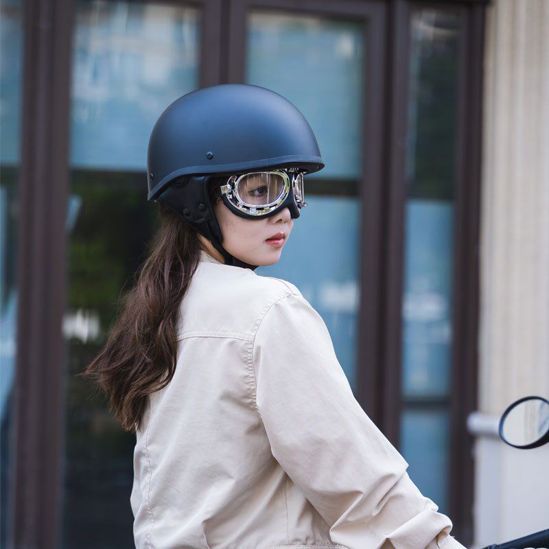 头盔男女骑士个性情侣秋冬瓢盔透气轻便四季通用半盔自行车安全帽