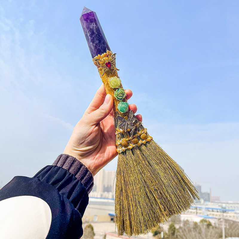 跨境天然水晶六角柱扫把摆件水晶滚石月亮wiccan北欧扫帚道具