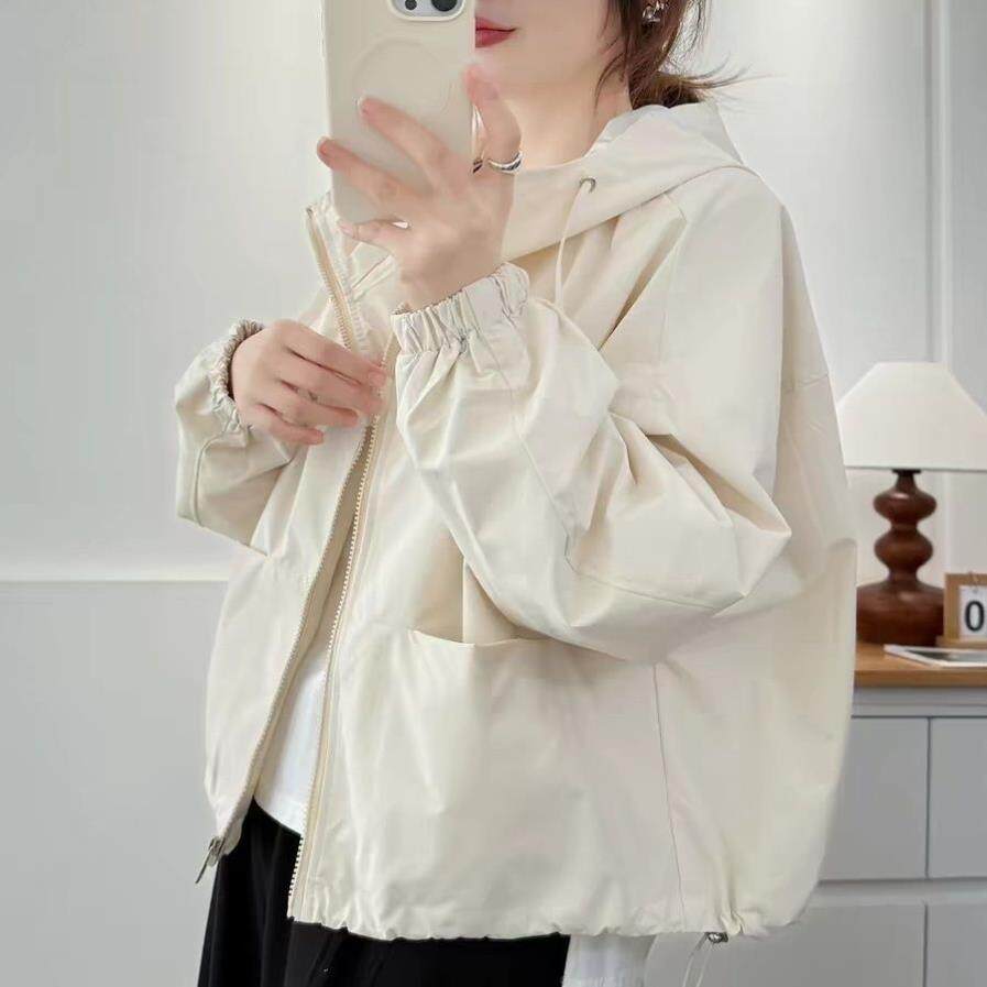 春装休闲冲锋衣薄外套女2026新款今年流行爆款短款小个子秋季上衣