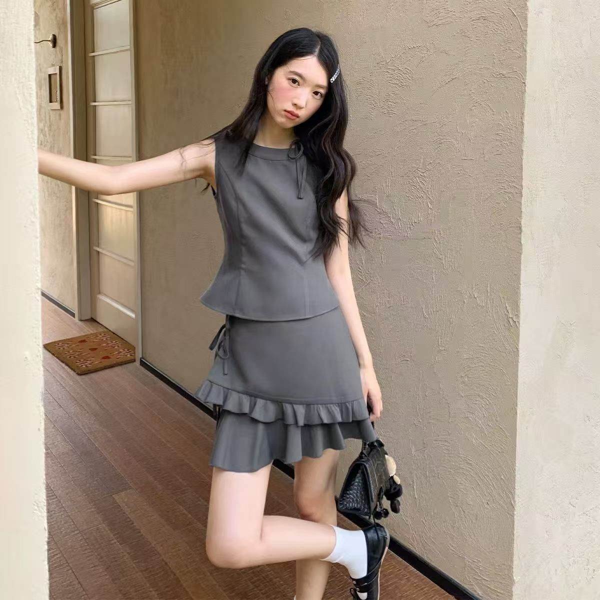 灰色蝴蝶结绑带半身裙小众法式圆领荷叶边拼接高腰A字短裙无袖衫