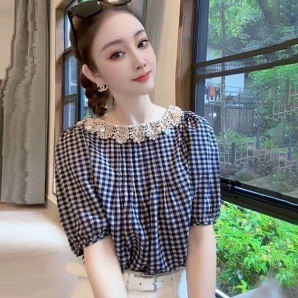 蕾丝花边圆领格子娃娃领衬衫女2026夏季时尚气质减龄百搭短袖衬衣