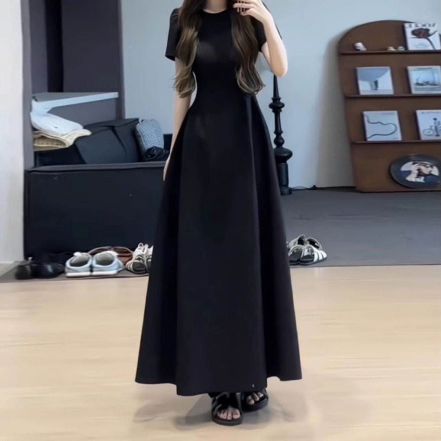法式复古长裙女夏季新款收腰显瘦高级感赫本风黑色西装面料连衣裙