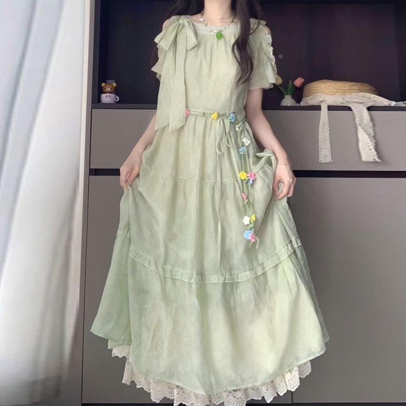 小清新蕾丝拼接连衣裙女2026夏季新款学生巨好看海边度假风长裙子