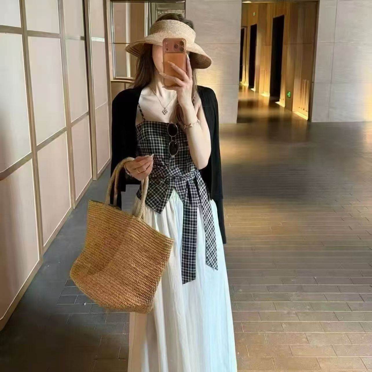 韩系针织开衫+爆款格纹吊带+休闲阔腿裤女2026夏季气质显瘦三件套
