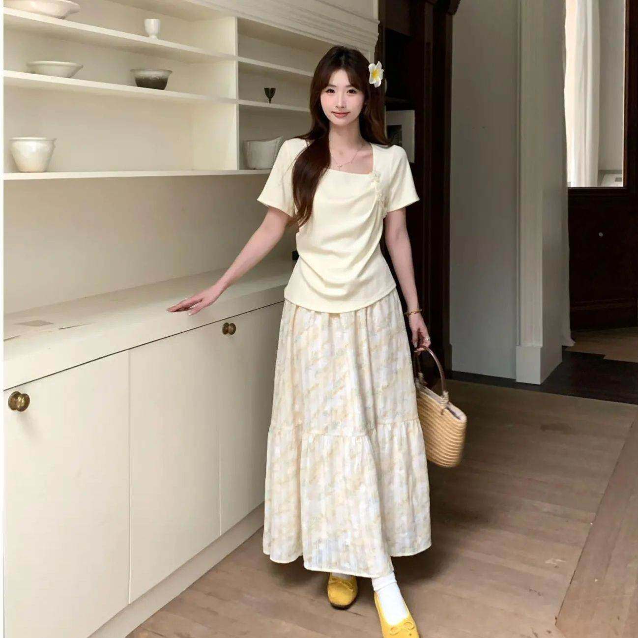 大码法式温柔风短袖上衣碎花半身裙女夏季胖mm显瘦通勤两件套装