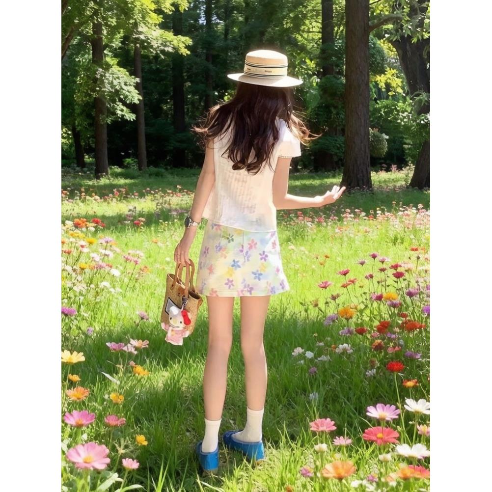 法式刺绣木耳边衬衫V领短袖上衣女夏季新款显瘦百搭碎花短裙套装